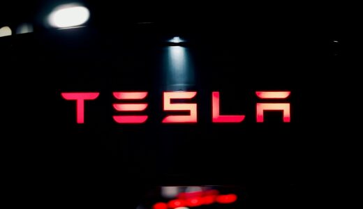 テスラ（TSLA）株式総合分析：長期的成長と投資戦略